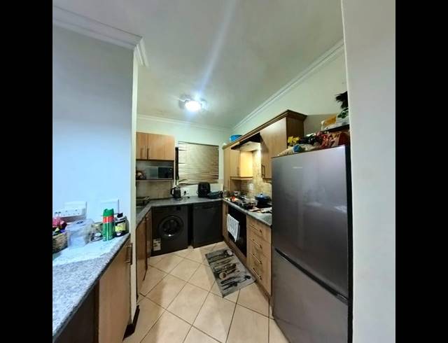 2 BEDROOM TOWNHOUSE FOR SALE IN SUMMERSET